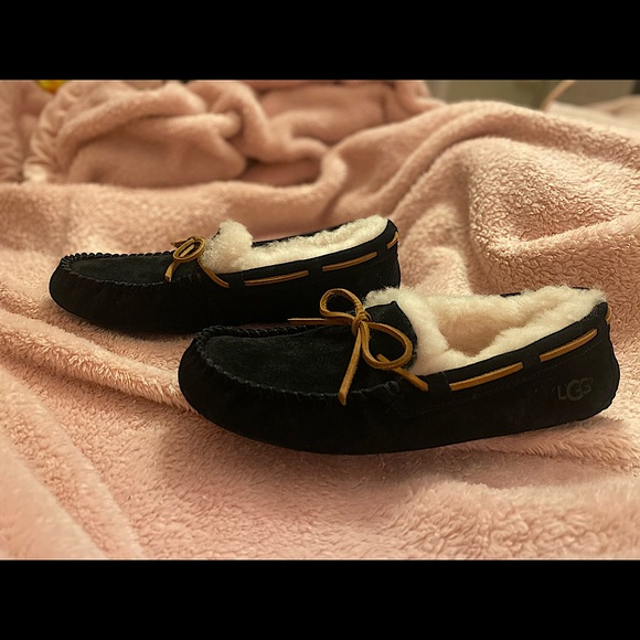 UGG moccasin slippers, size 7 US, black and brown shoe. - Picture 1 of 3